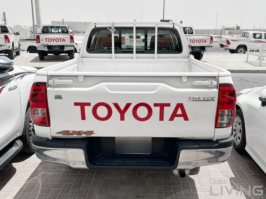 Toyota Hilux Standard 2019